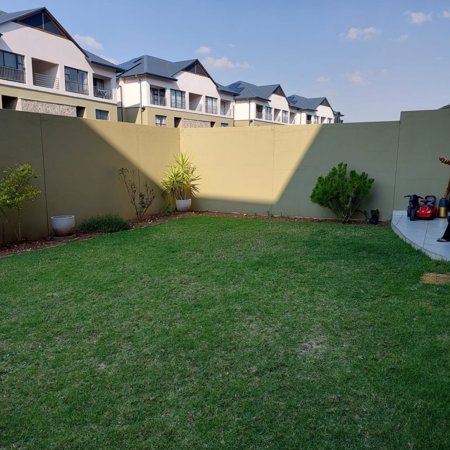 To Let 3 Bedroom Property for Rent in Waterfall Gauteng