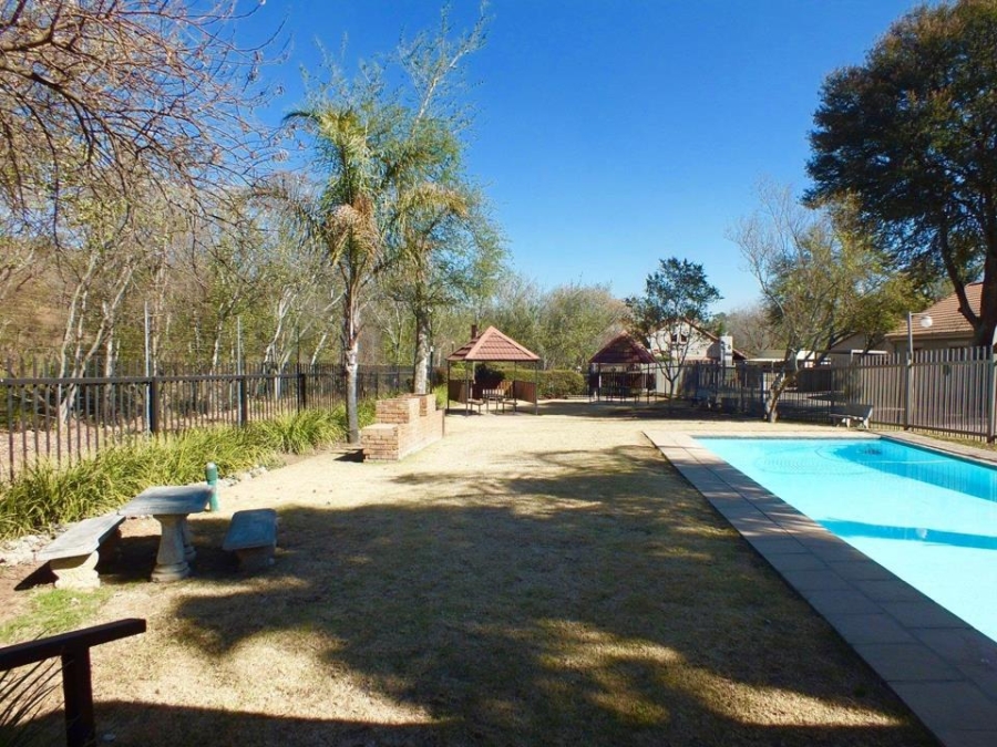 2 Bedroom Property for Sale in Maroeladal Gauteng