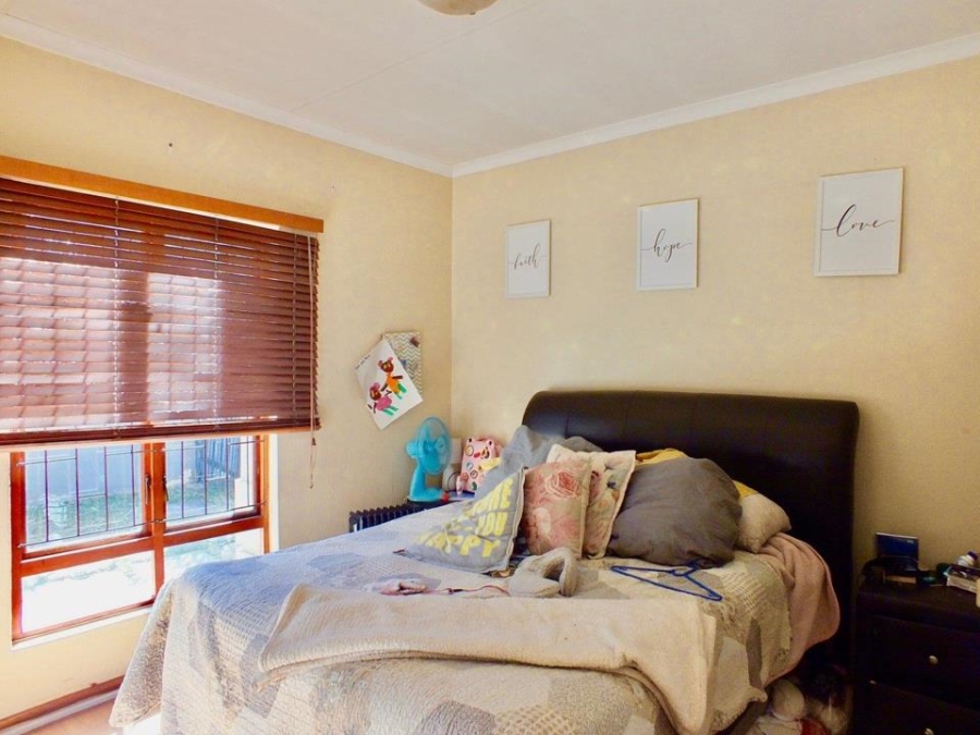 2 Bedroom Property for Sale in Maroeladal Gauteng