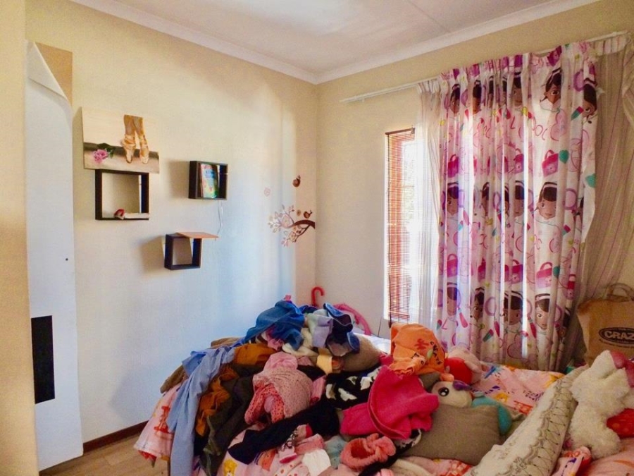 2 Bedroom Property for Sale in Maroeladal Gauteng