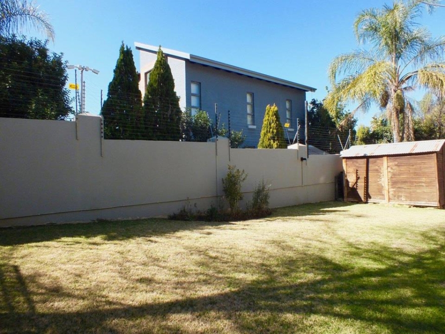 2 Bedroom Property for Sale in Maroeladal Gauteng