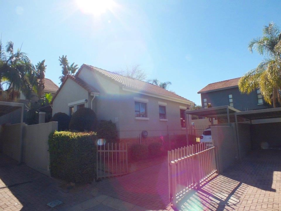 2 Bedroom Property for Sale in Maroeladal Gauteng