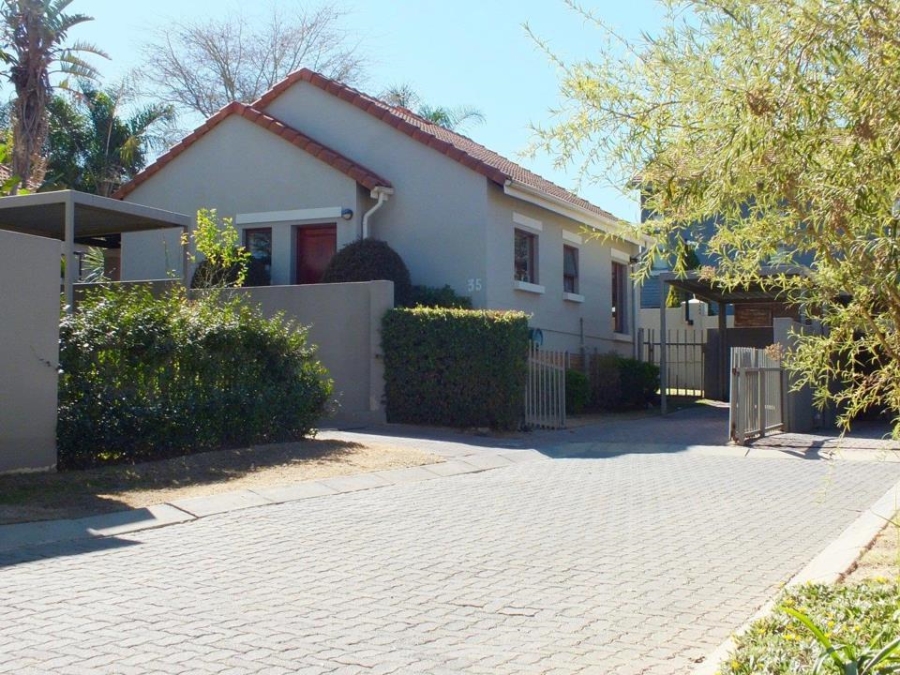 2 Bedroom Property for Sale in Maroeladal Gauteng