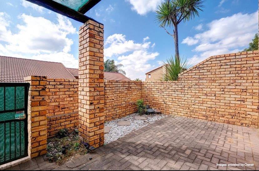 2 Bedroom Property for Sale in Sundowner Gauteng