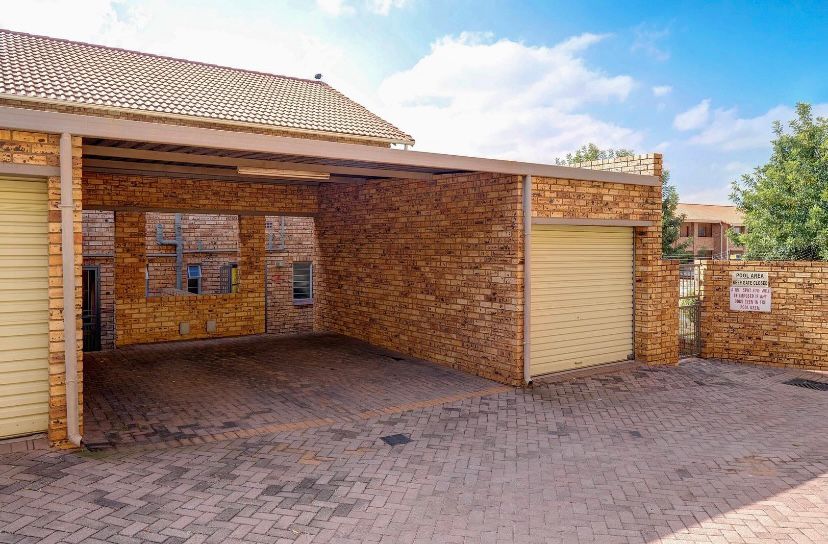 2 Bedroom Property for Sale in Sundowner Gauteng