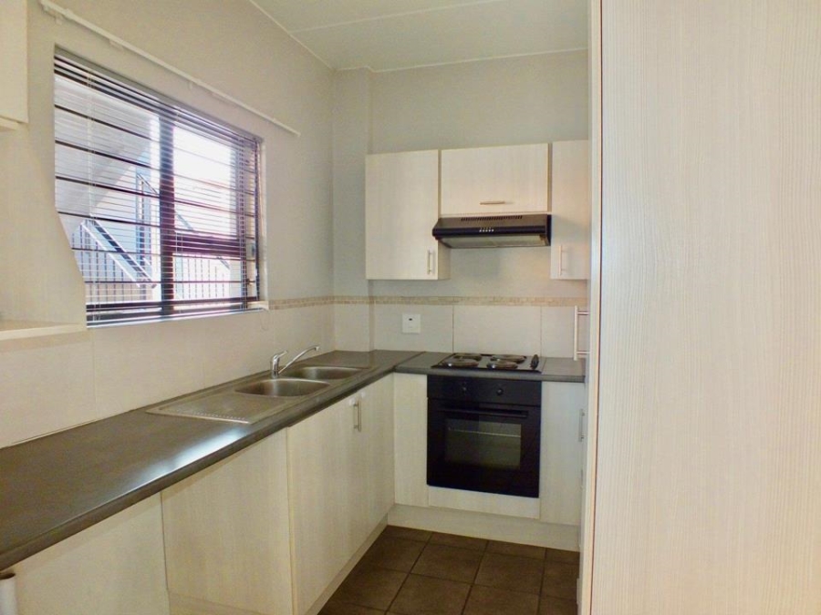 2 Bedroom Property for Sale in Honeydew Grove Gauteng