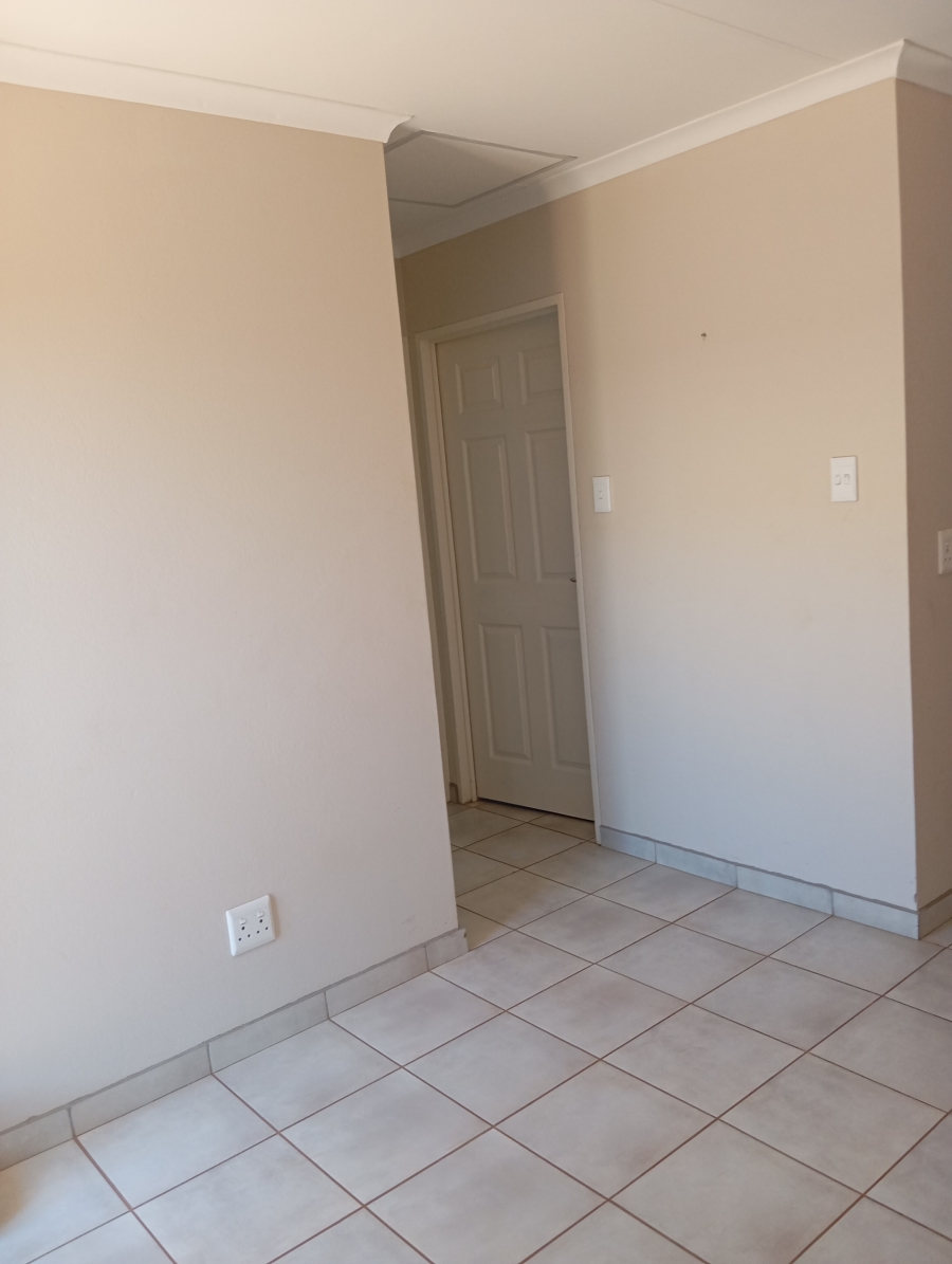 2 Bedroom Property for Sale in Toekomsrus Gauteng