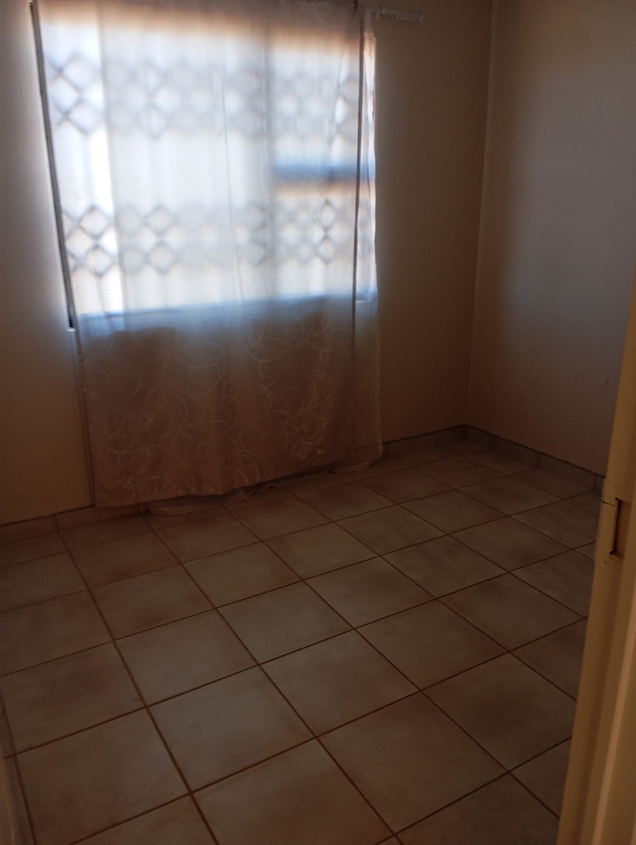 2 Bedroom Property for Sale in Toekomsrus Gauteng