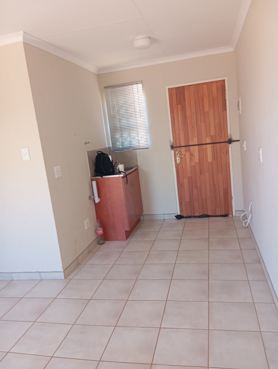 2 Bedroom Property for Sale in Toekomsrus Gauteng