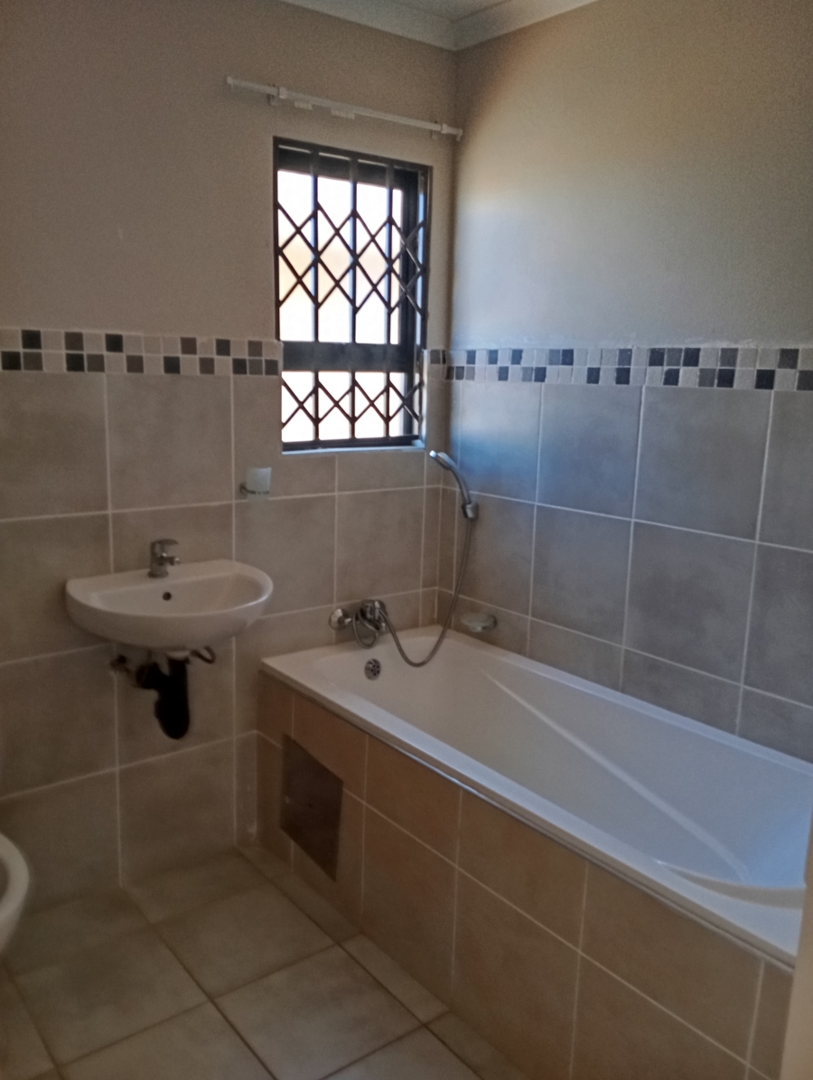 2 Bedroom Property for Sale in Toekomsrus Gauteng