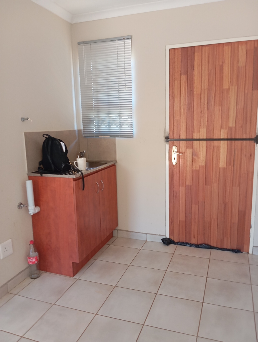 2 Bedroom Property for Sale in Toekomsrus Gauteng