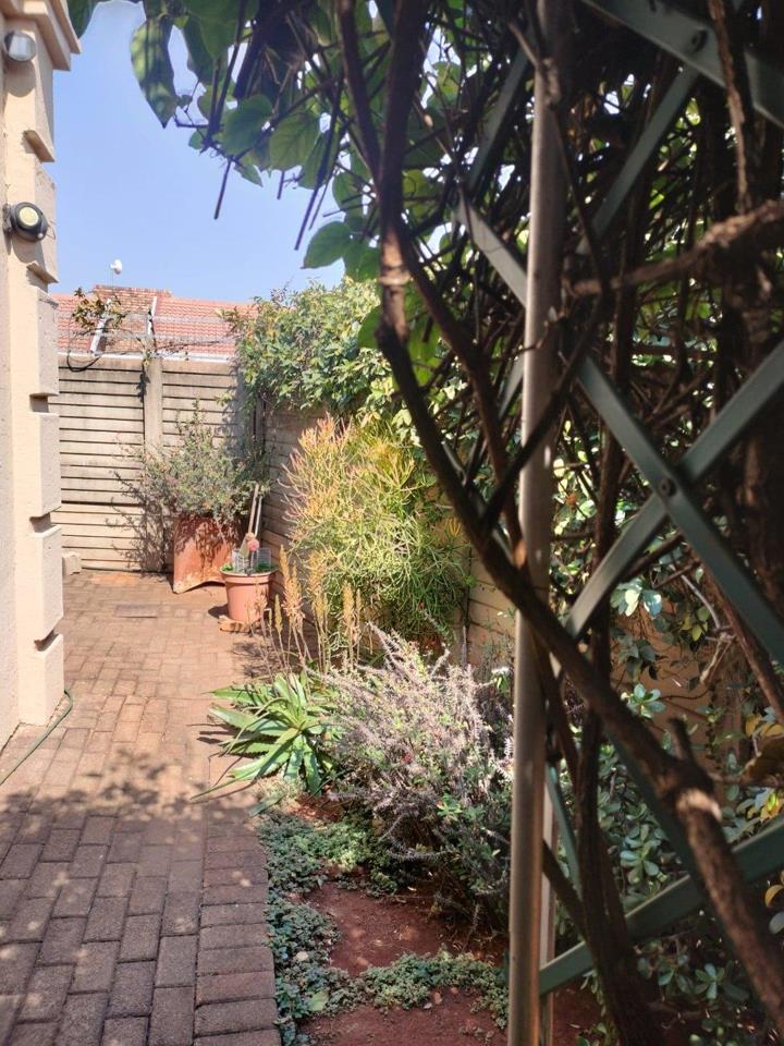 3 Bedroom Property for Sale in Annlin Gauteng