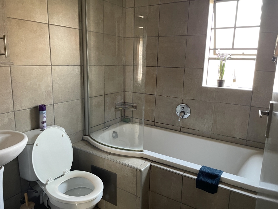 2 Bedroom Property for Sale in Montana Gardens Gauteng