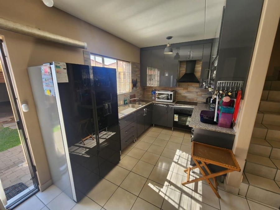 3 Bedroom Property for Sale in Annlin Gauteng