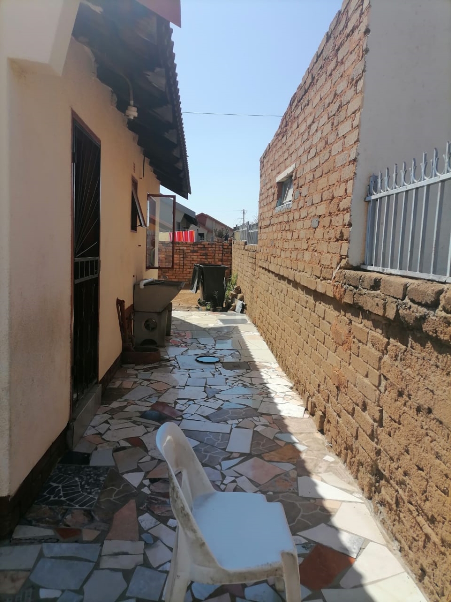 2 Bedroom Property for Sale in Mabopane Gauteng