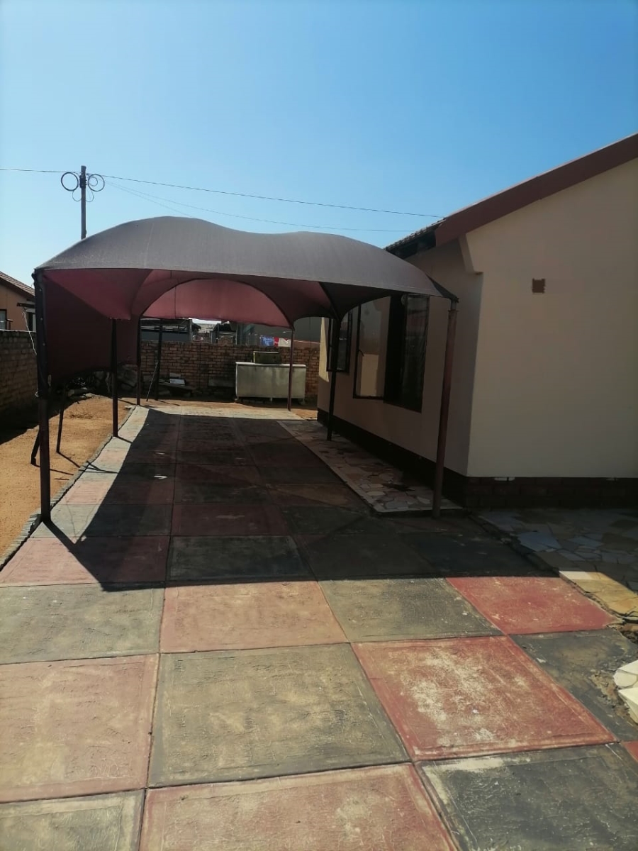 2 Bedroom Property for Sale in Mabopane Gauteng