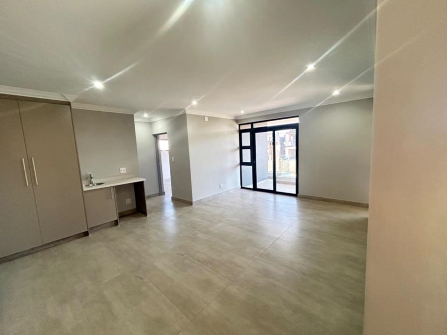 5 Bedroom Property for Sale in Six Fountains Residential Estate Gauteng