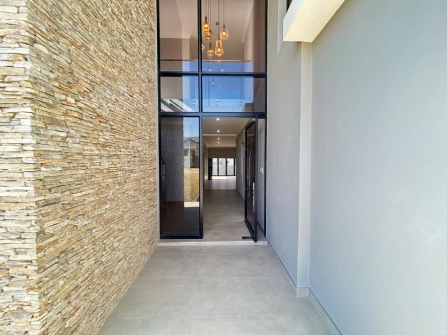 5 Bedroom Property for Sale in Six Fountains Residential Estate Gauteng