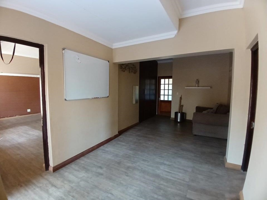 4 Bedroom Property for Sale in Willow Acres Ext 10 Gauteng