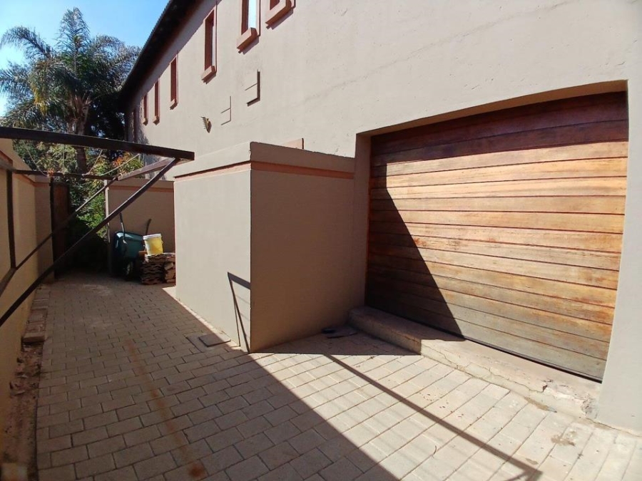 4 Bedroom Property for Sale in Willow Acres Ext 10 Gauteng