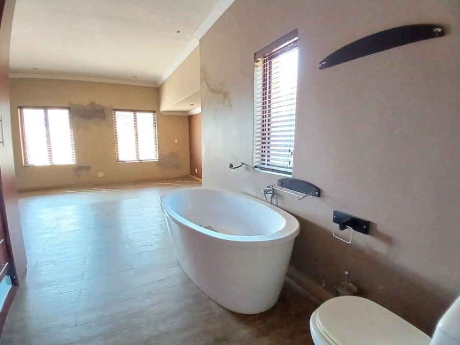 4 Bedroom Property for Sale in Willow Acres Ext 10 Gauteng