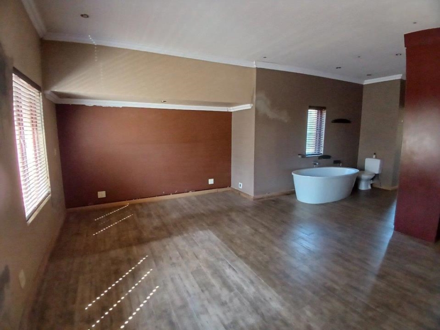 4 Bedroom Property for Sale in Willow Acres Ext 10 Gauteng