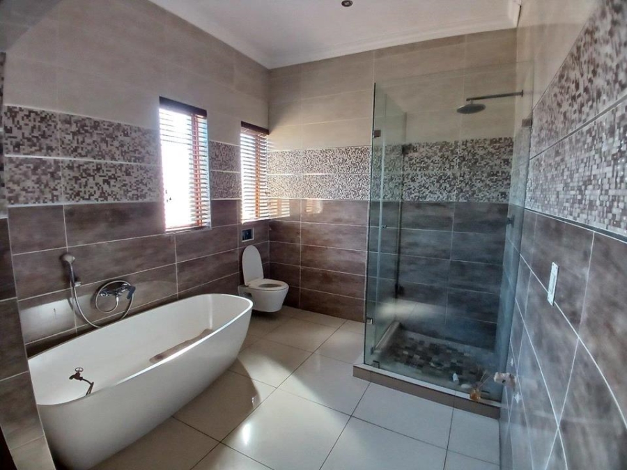 4 Bedroom Property for Sale in Willow Acres Ext 10 Gauteng