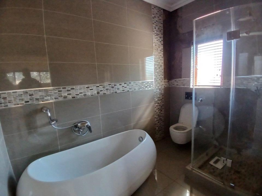 4 Bedroom Property for Sale in Willow Acres Ext 10 Gauteng