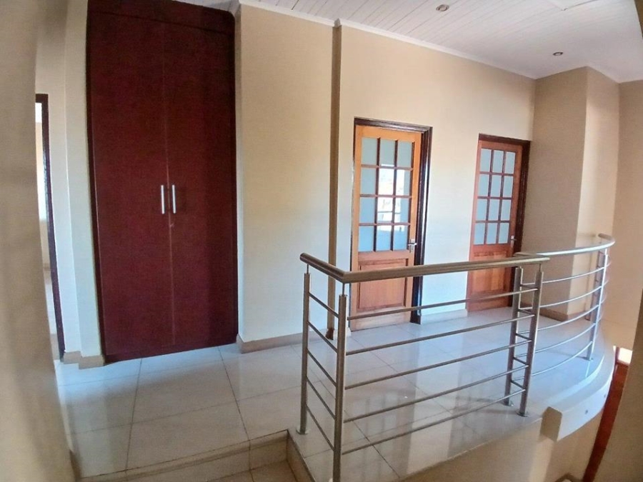 4 Bedroom Property for Sale in Willow Acres Ext 10 Gauteng