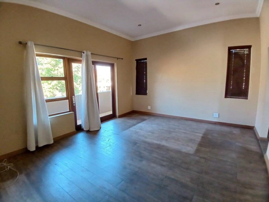 4 Bedroom Property for Sale in Willow Acres Ext 10 Gauteng