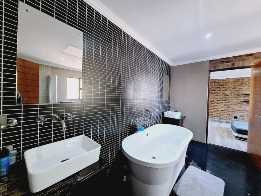 4 Bedroom Property for Sale in Willow Acres Gauteng