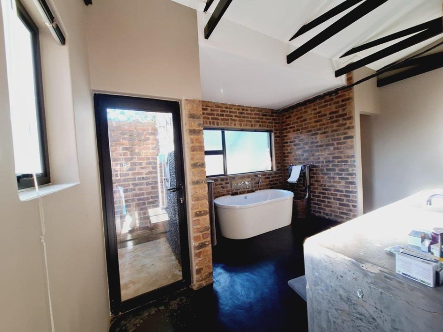 4 Bedroom Property for Sale in Willow Acres Gauteng