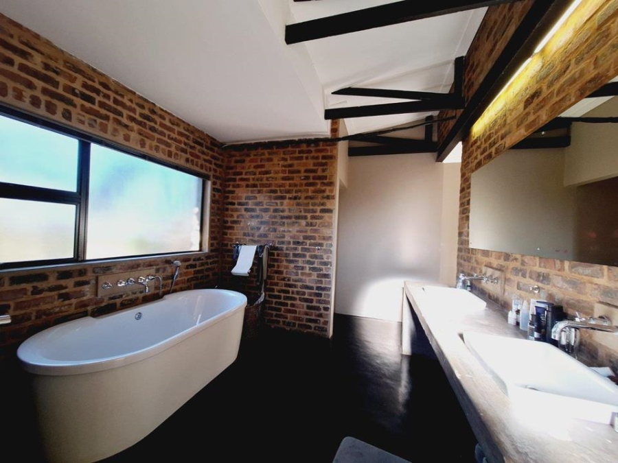 4 Bedroom Property for Sale in Willow Acres Gauteng