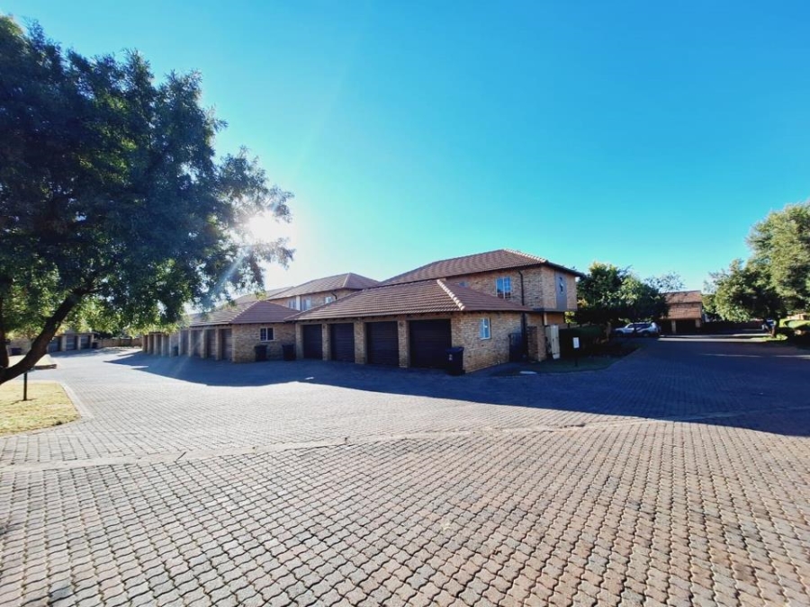 3 Bedroom Property for Sale in Oukraal Estate Gauteng