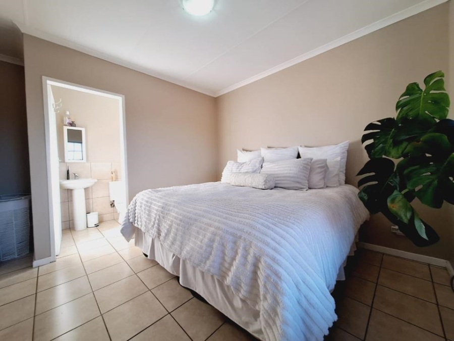 3 Bedroom Property for Sale in Oukraal Estate Gauteng