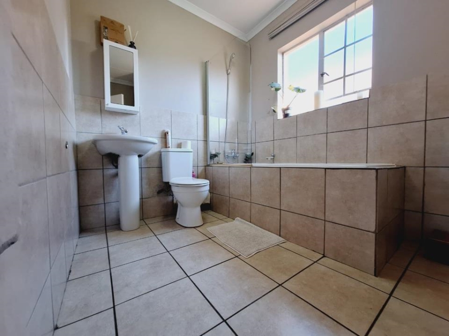 3 Bedroom Property for Sale in Oukraal Estate Gauteng