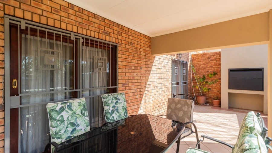 4 Bedroom Property for Sale in Equestria Gauteng