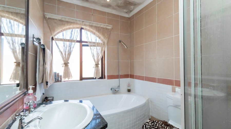 4 Bedroom Property for Sale in Equestria Gauteng