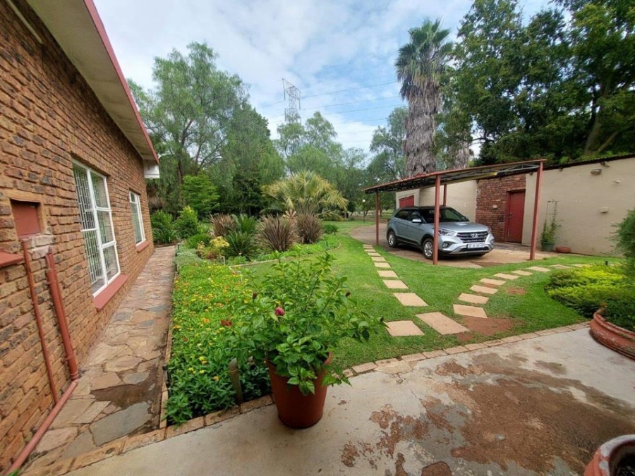 4 Bedroom Property for Sale in Onderstepoort Gauteng