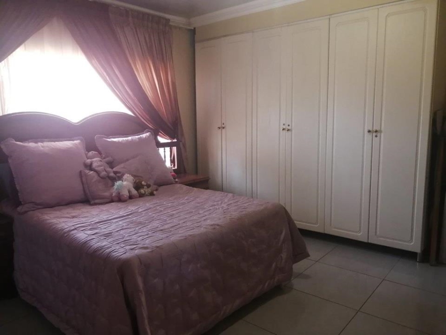 5 Bedroom Property for Sale in Hammanskraal Gauteng