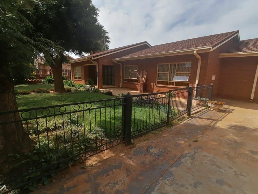 5 Bedroom Property for Sale in Hammanskraal Gauteng