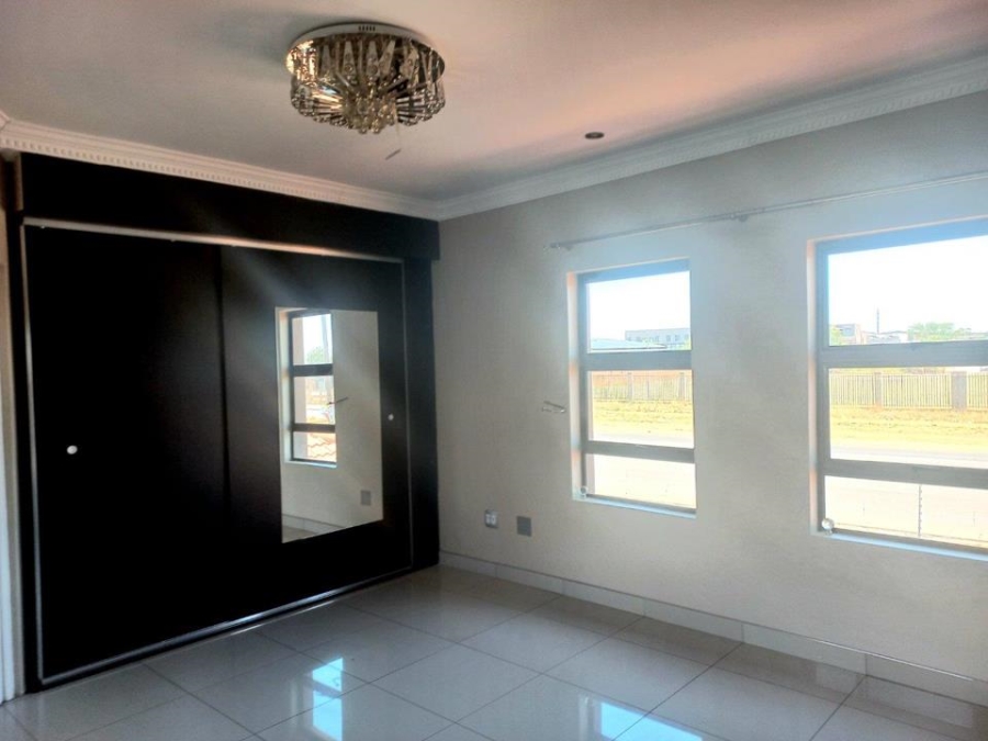 6 Bedroom Property for Sale in Savannah Country Estate Gauteng