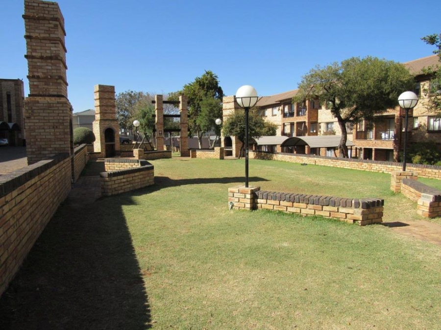 2 Bedroom Property for Sale in Halfway Gardens Gauteng