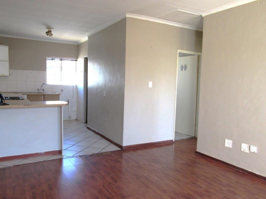 2 Bedroom Property for Sale in Rooihuiskraal North Gauteng