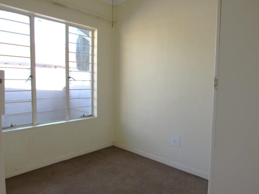 2 Bedroom Property for Sale in Rooihuiskraal North Gauteng