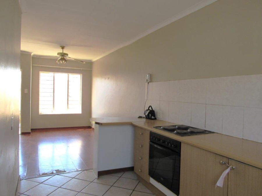 2 Bedroom Property for Sale in Rooihuiskraal North Gauteng