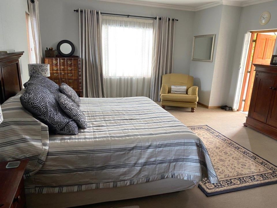 4 Bedroom Property for Sale in Faerie Glen Gauteng