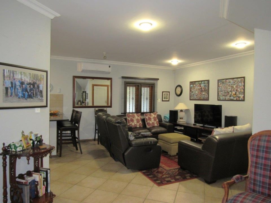 4 Bedroom Property for Sale in Faerie Glen Gauteng