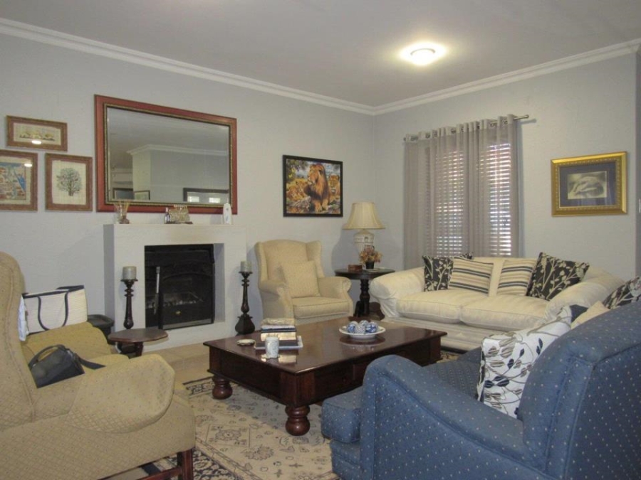 4 Bedroom Property for Sale in Faerie Glen Gauteng