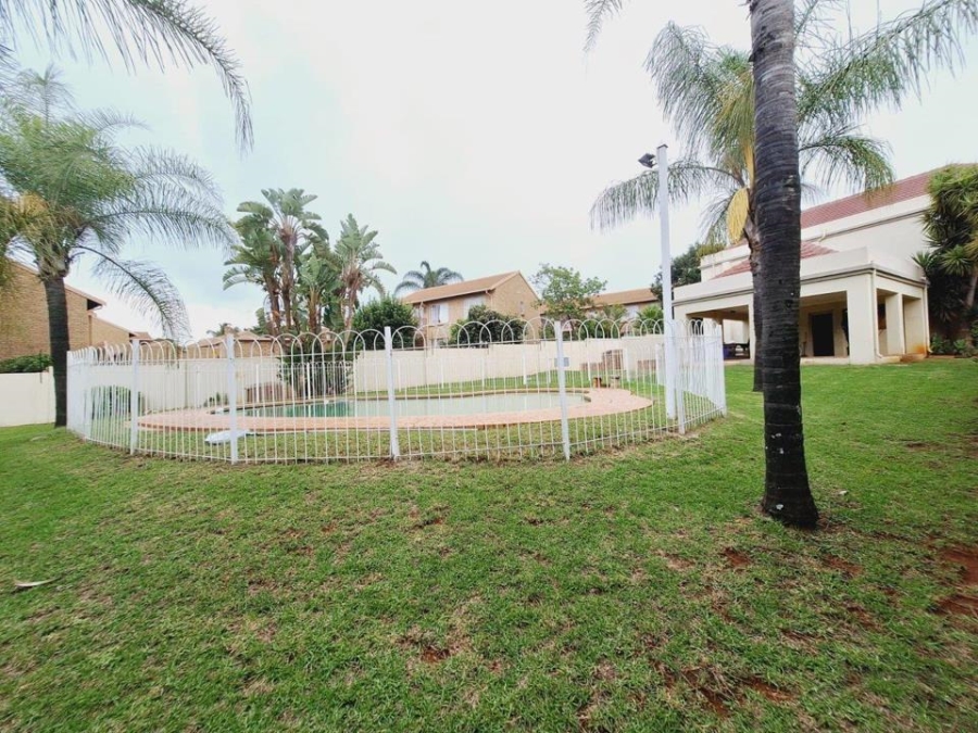 2 Bedroom Property for Sale in Faerie Glen Gauteng